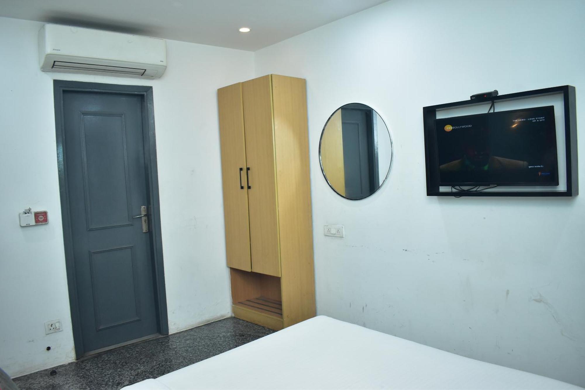Hotel Golden Saffron By Qotel-Punjabi Bagh New Delhi Luaran gambar