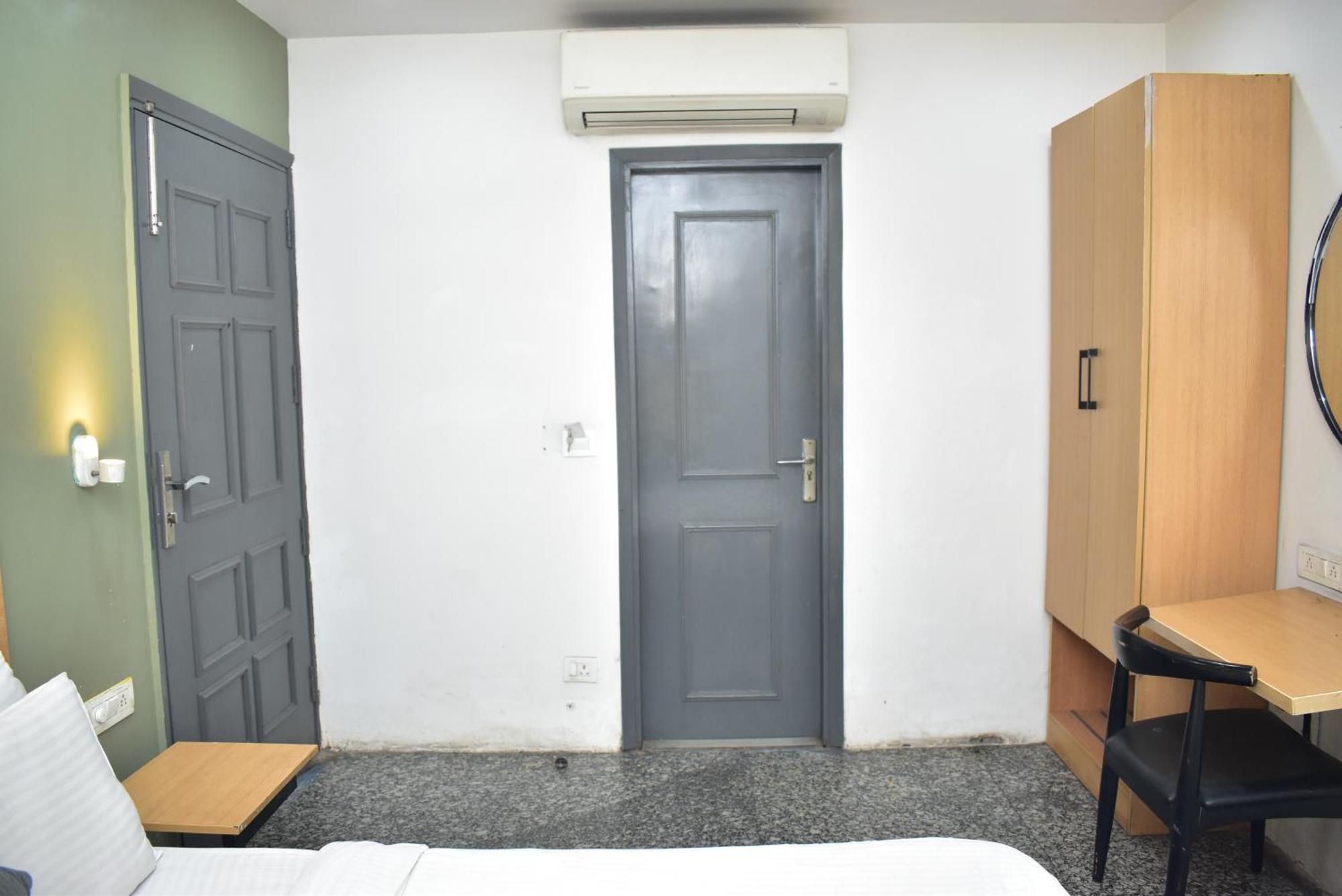 Hotel Golden Saffron By Qotel-Punjabi Bagh New Delhi Luaran gambar