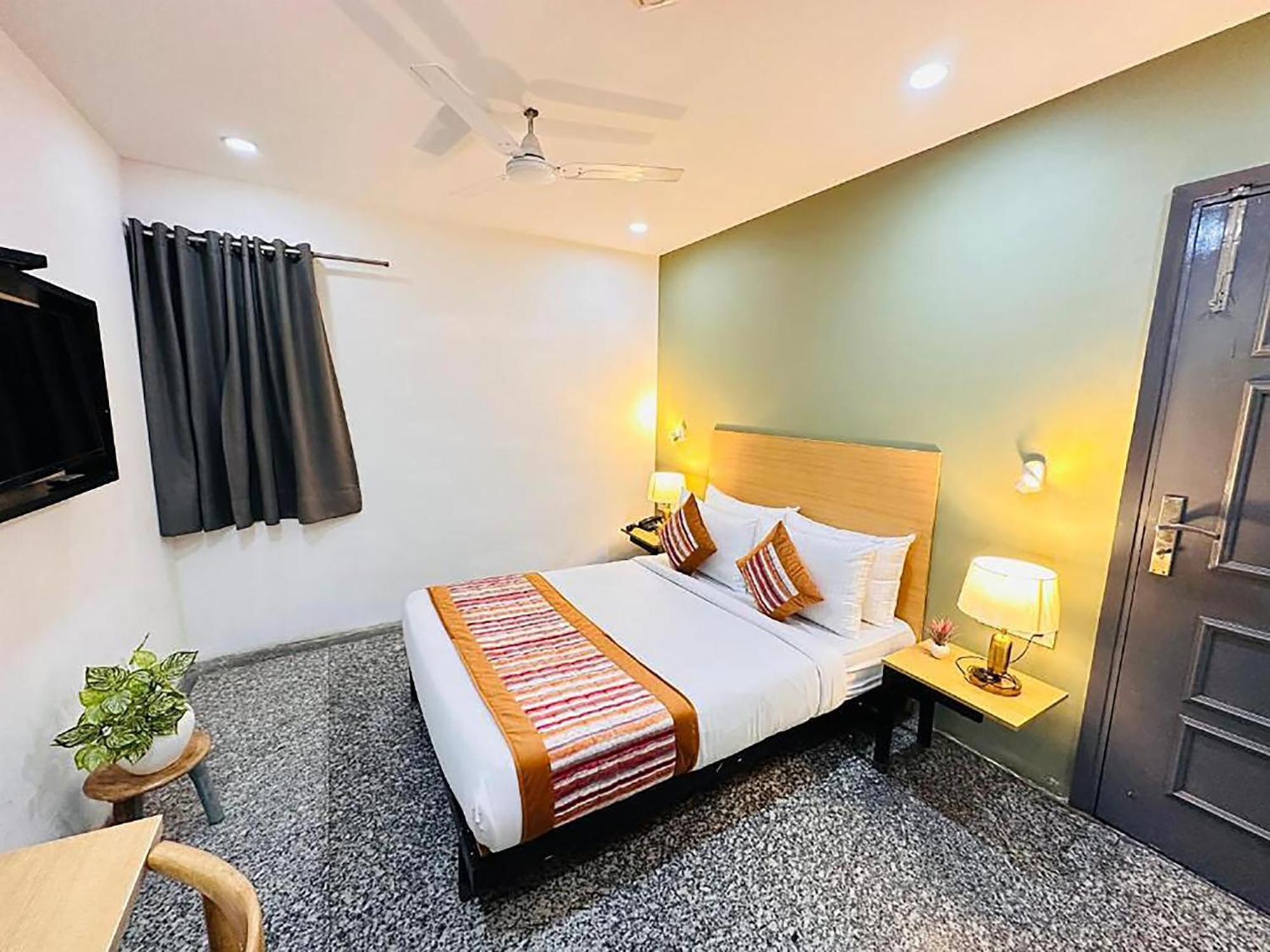 Hotel Golden Saffron By Qotel-Punjabi Bagh New Delhi Luaran gambar