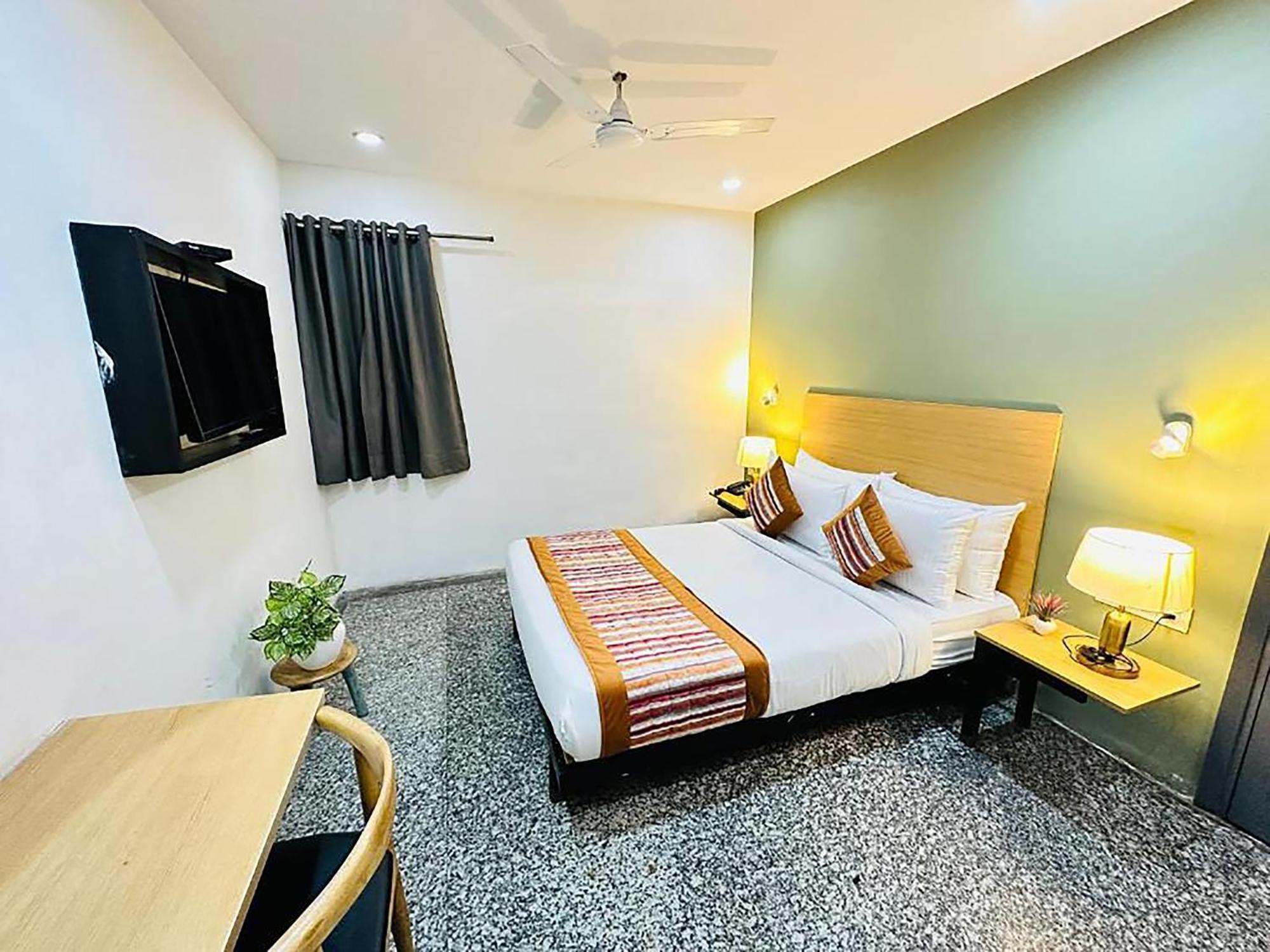 Hotel Golden Saffron By Qotel-Punjabi Bagh New Delhi Luaran gambar