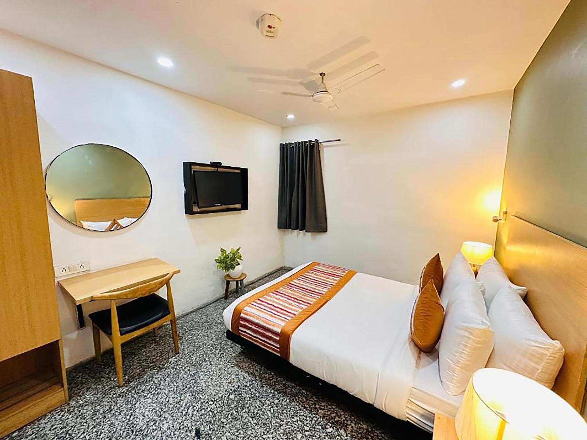 Hotel Golden Saffron By Qotel-Punjabi Bagh New Delhi Luaran gambar